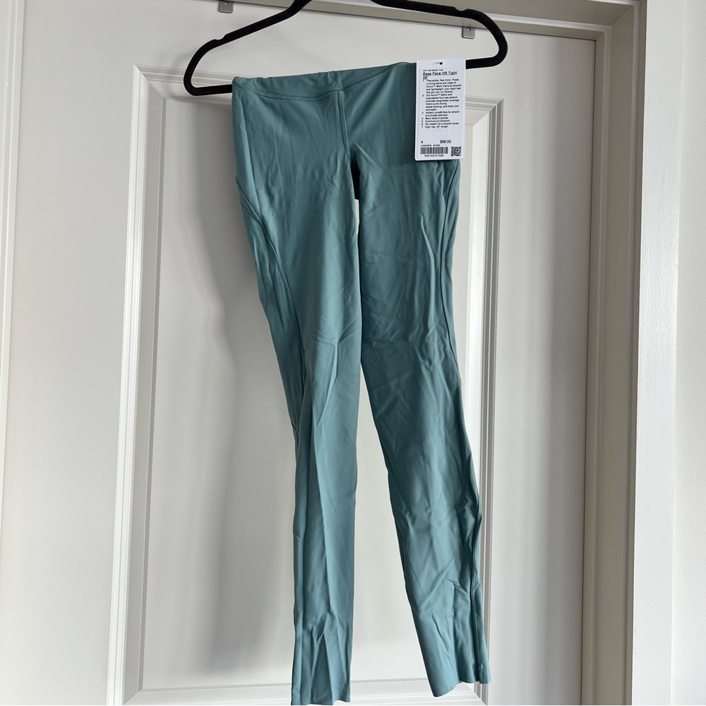 Base Pace NWT lululemon misty glade